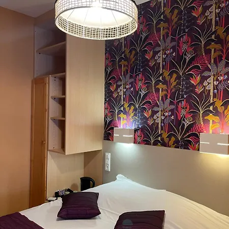 Logis Hotel Restaurant Cazes Arazat Laissac Exterior photo