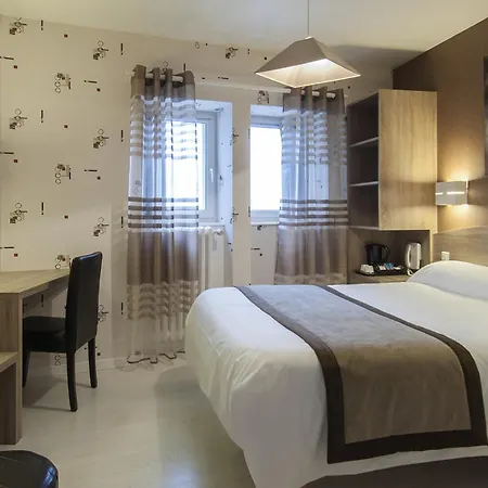 Logis Hotel Restaurant Cazes Arazat Laissac Exterior photo