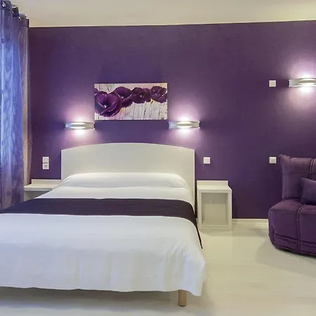 Logis Hotel Restaurant Cazes Arazat Laissac Exterior photo